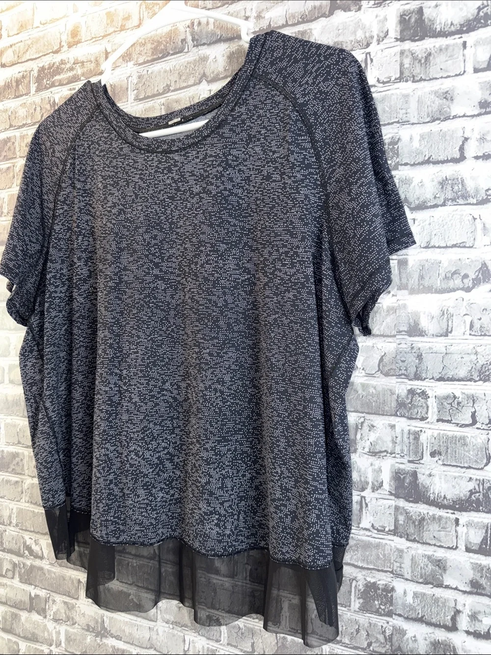 Women's Lululemon Black Heather Short Sleeve Top with Sheer Hem